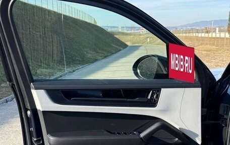 Porsche Cayenne III, 2025 год, 18 600 000 рублей, 12 фотография