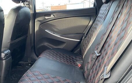 Hyundai Solaris II рестайлинг, 2011 год, 650 000 рублей, 20 фотография