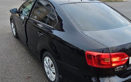 Volkswagen Jetta VI, 2013 год, 1 000 000 рублей, 3 фотография