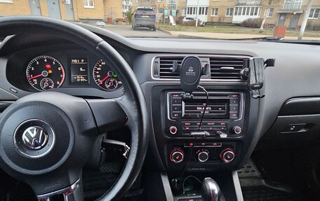 Volkswagen Jetta VI, 2013 год, 1 000 000 рублей, 6 фотография