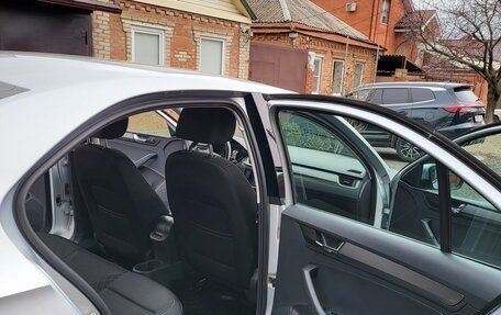 Skoda Rapid I, 2018 год, 1 350 000 рублей, 12 фотография