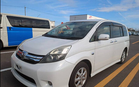 Toyota ISis I, 2013 год, 1 200 000 рублей, 1 фотография