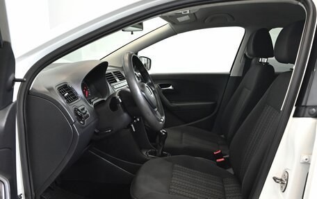 Volkswagen Polo VI (EU Market), 2015 год, 900 000 рублей, 10 фотография