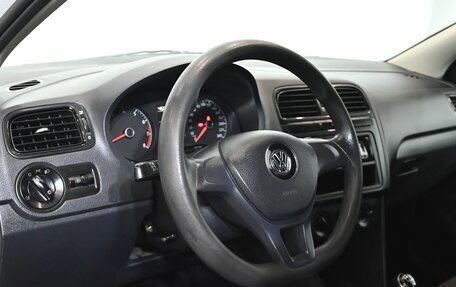 Volkswagen Polo VI (EU Market), 2015 год, 900 000 рублей, 15 фотография