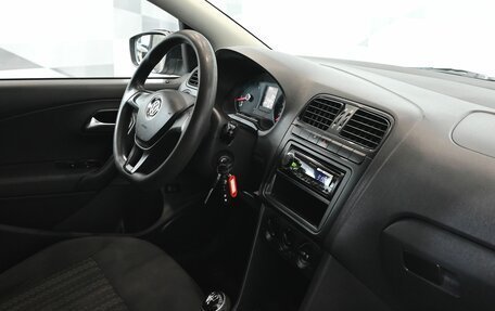 Volkswagen Polo VI (EU Market), 2015 год, 900 000 рублей, 13 фотография