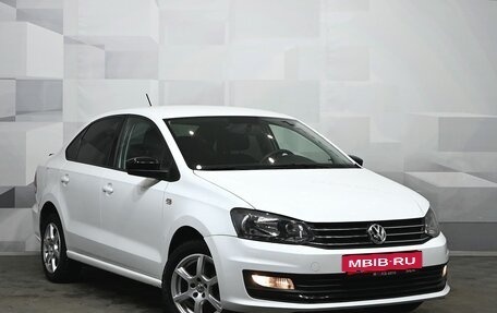 Volkswagen Polo VI (EU Market), 2015 год, 900 000 рублей, 3 фотография