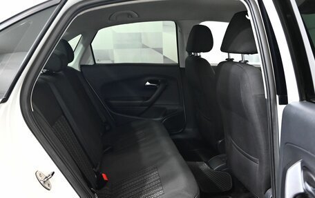 Volkswagen Polo VI (EU Market), 2015 год, 900 000 рублей, 18 фотография