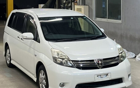 Toyota ISis I, 2013 год, 1 200 000 рублей, 7 фотография