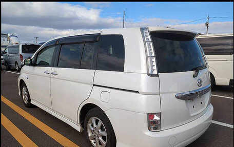 Toyota ISis I, 2013 год, 1 200 000 рублей, 3 фотография