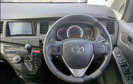 Toyota ISis I, 2013 год, 1 200 000 рублей, 9 фотография