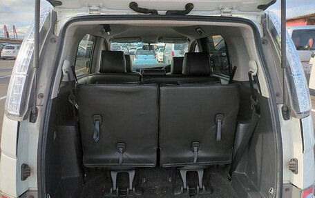 Toyota ISis I, 2013 год, 1 200 000 рублей, 13 фотография