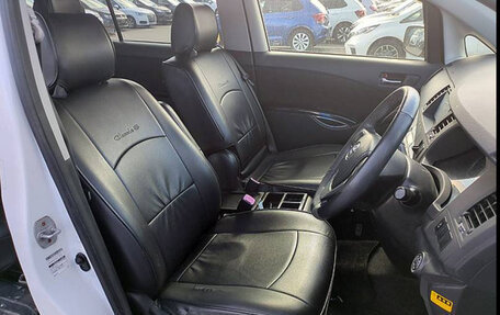 Toyota ISis I, 2013 год, 1 200 000 рублей, 14 фотография