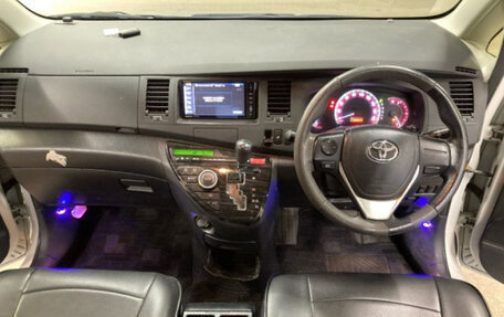 Toyota ISis I, 2013 год, 1 200 000 рублей, 15 фотография