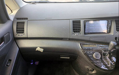 Toyota ISis I, 2013 год, 1 200 000 рублей, 16 фотография