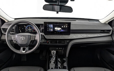 Toyota Camry, 2024 год, 4 850 000 рублей, 10 фотография