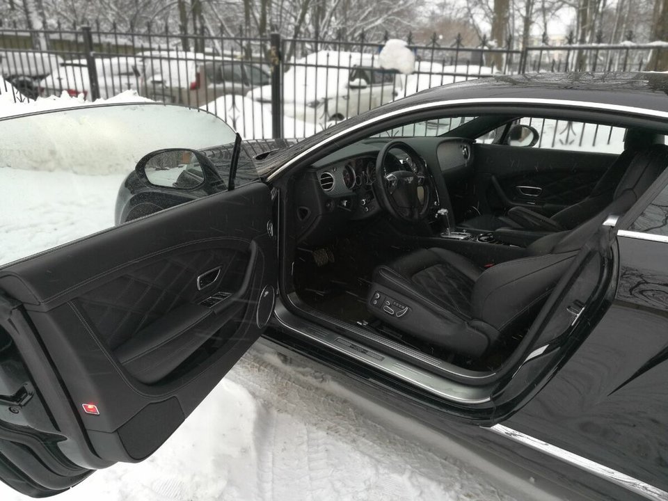 Bentley Continental GT I, 2011 год, 700 000 рублей, 2 фотография