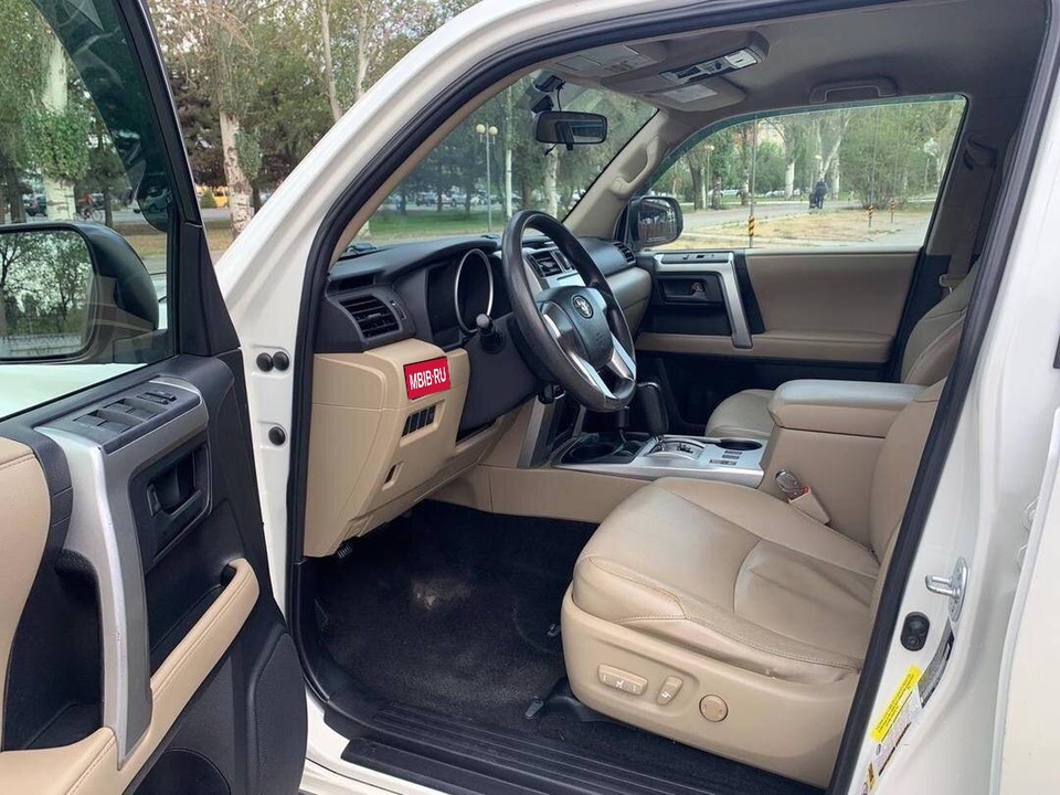 Toyota 4Runner V, 2012 год, 550 000 рублей, 2 фотография