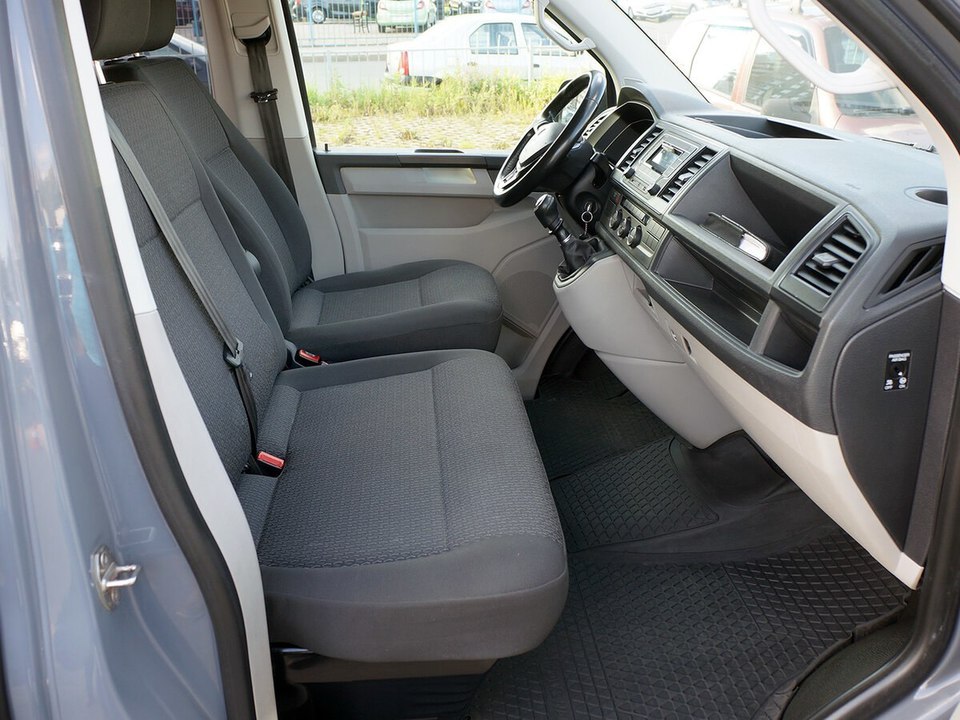 Volkswagen Caravelle T5 рестайлинг, 2015 год, 500 000 рублей, 8 фотография