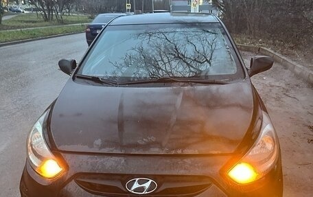 Hyundai Solaris II рестайлинг, 2013 год, 450 000 рублей, 1 фотография