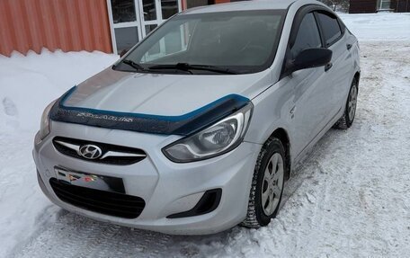 Hyundai Solaris II рестайлинг, 2011 год, 420 000 рублей, 1 фотография