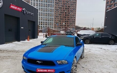 Ford Mustang VI рестайлинг, 2009 год, 2 455 000 рублей, 1 фотография