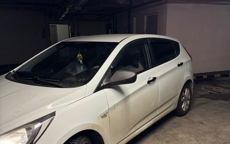 Hyundai Solaris II рестайлинг, 2012 год, 850 000 рублей, 4 фотография