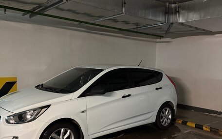 Hyundai Solaris II рестайлинг, 2012 год, 850 000 рублей, 17 фотография