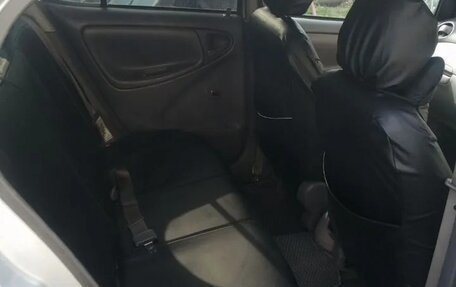 Toyota Platz, 2001 год, 300 000 рублей, 6 фотография