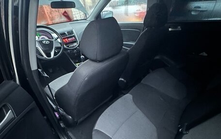 Hyundai Solaris II рестайлинг, 2013 год, 450 000 рублей, 7 фотография