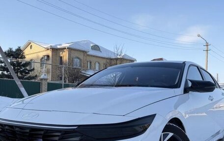 Hyundai Elantra, 2023 год, 1 700 000 рублей, 2 фотография