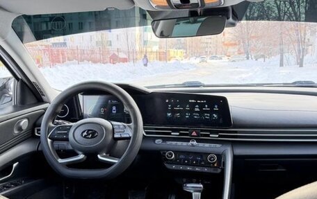 Hyundai Elantra, 2023 год, 1 700 000 рублей, 13 фотография