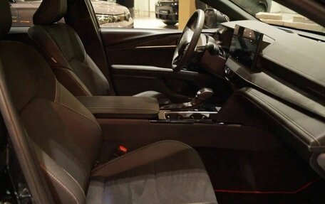 Toyota Camry, 2025 год, 5 500 000 рублей, 10 фотография