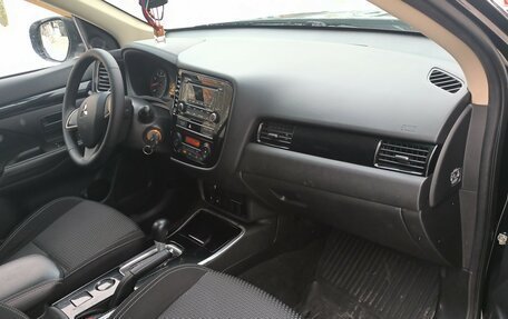 Mitsubishi Outlander III рестайлинг 3, 2019 год, 1 370 000 рублей, 7 фотография