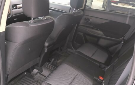 Mitsubishi Outlander III рестайлинг 3, 2019 год, 1 370 000 рублей, 9 фотография