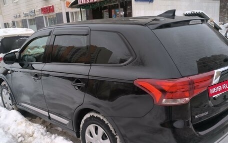 Mitsubishi Outlander III рестайлинг 3, 2019 год, 1 370 000 рублей, 5 фотография