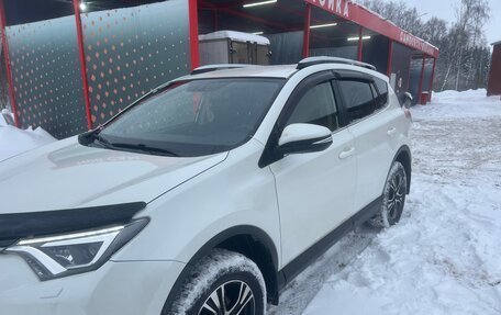 Toyota RAV4, 2015 год, 2 200 000 рублей, 6 фотография