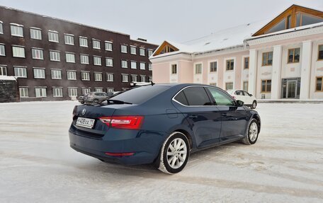 Skoda Superb III рестайлинг, 2018 год, 2 750 000 рублей, 3 фотография