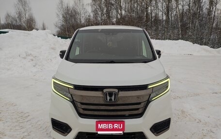 Honda Stepwgn IV, 2020 год, 3 000 000 рублей, 2 фотография