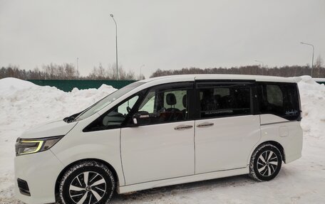 Honda Stepwgn IV, 2020 год, 3 000 000 рублей, 4 фотография