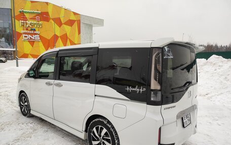 Honda Stepwgn IV, 2020 год, 3 000 000 рублей, 7 фотография