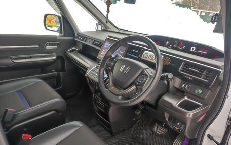 Honda Stepwgn IV, 2020 год, 3 000 000 рублей, 18 фотография