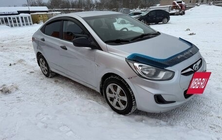 Hyundai Solaris II рестайлинг, 2011 год, 420 000 рублей, 2 фотография