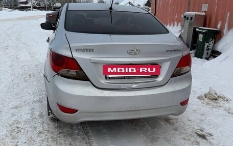 Hyundai Solaris II рестайлинг, 2011 год, 420 000 рублей, 3 фотография
