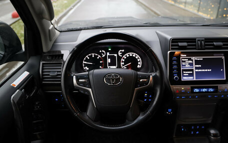 Toyota Land Cruiser Prado 150 рестайлинг 2, 2021 год, 5 099 000 рублей, 15 фотография