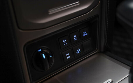 Toyota Land Cruiser Prado 150 рестайлинг 2, 2021 год, 5 099 000 рублей, 19 фотография