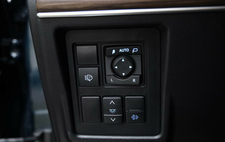 Toyota Land Cruiser Prado 150 рестайлинг 2, 2021 год, 5 099 000 рублей, 22 фотография