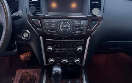 Nissan Pathfinder, 2015 год, 1 350 000 рублей, 6 фотография