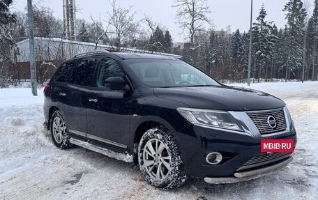 Nissan Pathfinder, 2015 год, 1 350 000 рублей, 3 фотография
