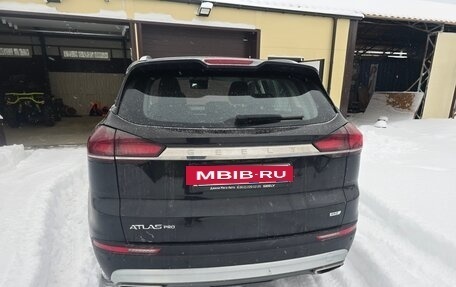 Geely Atlas, 2022 год, 1 820 000 рублей, 3 фотография