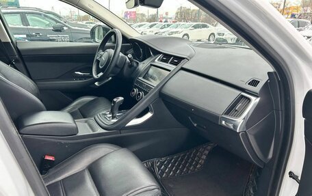 Jaguar E-Pace, 2018 год, 2 372 000 рублей, 12 фотография